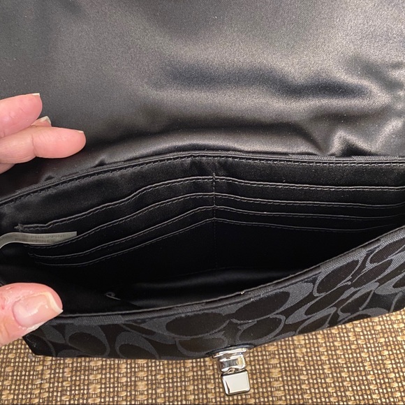 Coach black signature wristlet - Picture 4 of 5